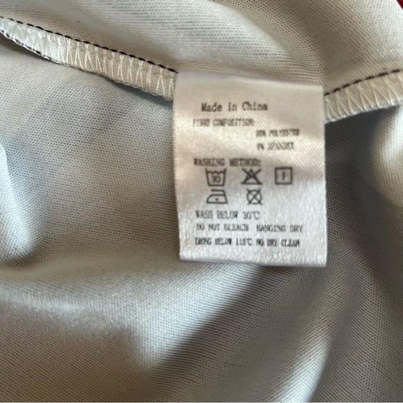 NWOT optical illusion neutral gray white black long sleeve crew neck tee shirt - Picture 2 of 5